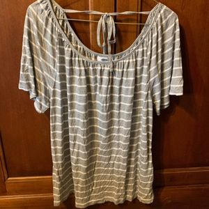 Old Navy large gray striped flowy top